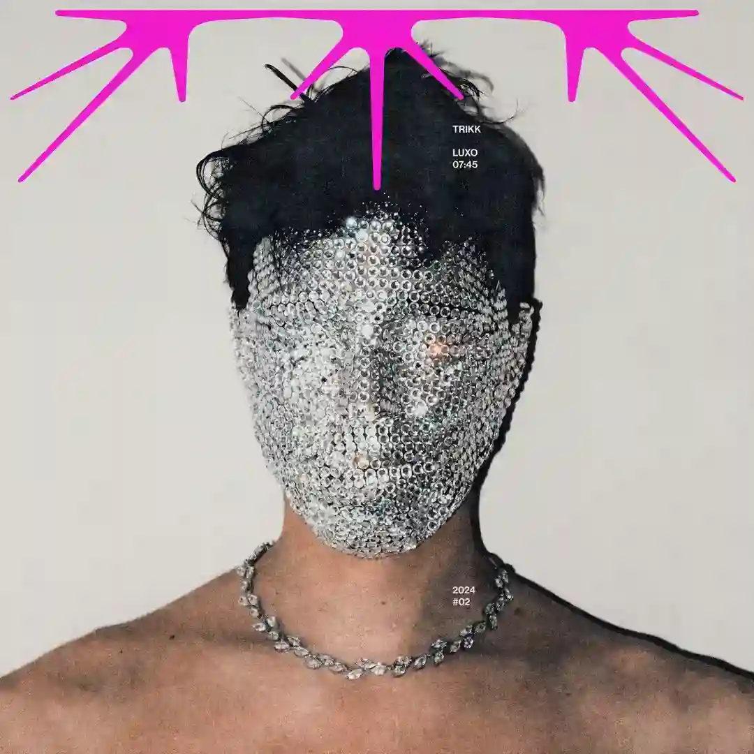Luxo cover